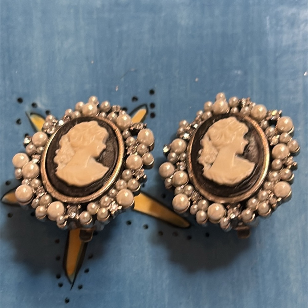 Elegant Black and White Cameo Clip On Earrings